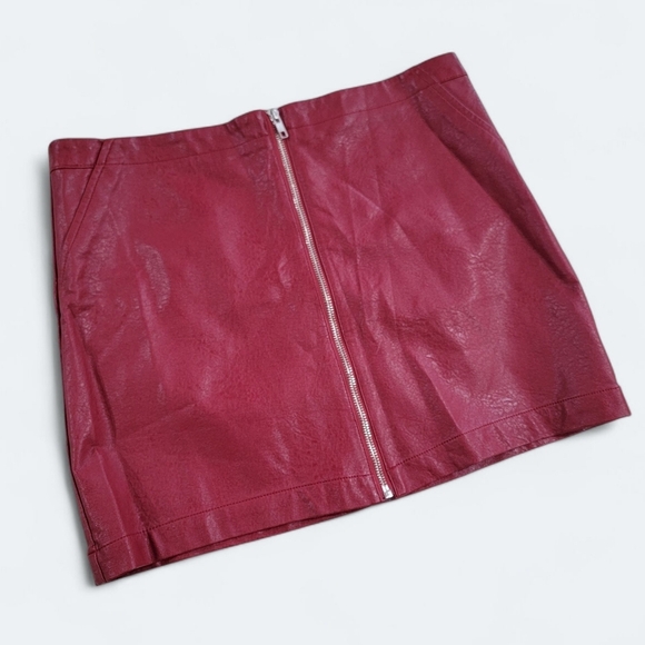 NEW Shinestar Red Vegan Leather Skirt Size Large - Picture 13 of 13
